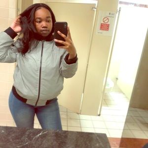 Reflective jacket with zipper